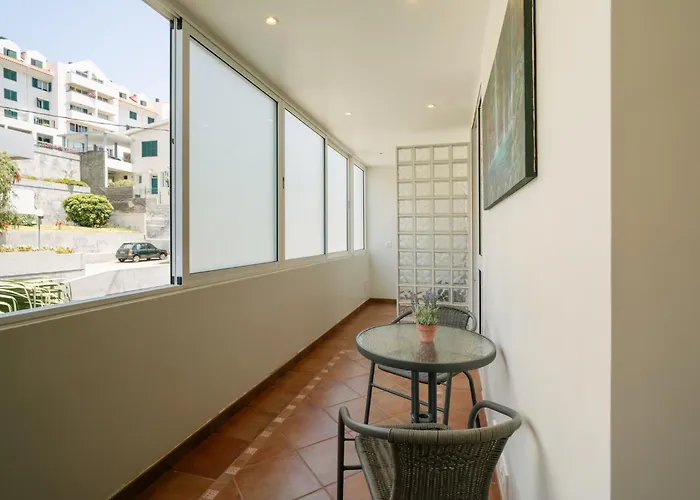 Lido Escape * פונשל